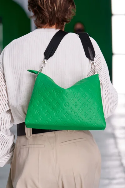 Look 3